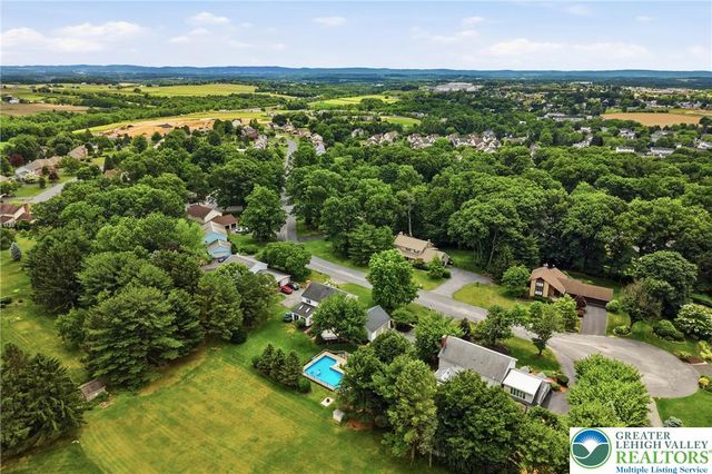 5233 Timber Lane, North Whitehall Twp, PA 18078