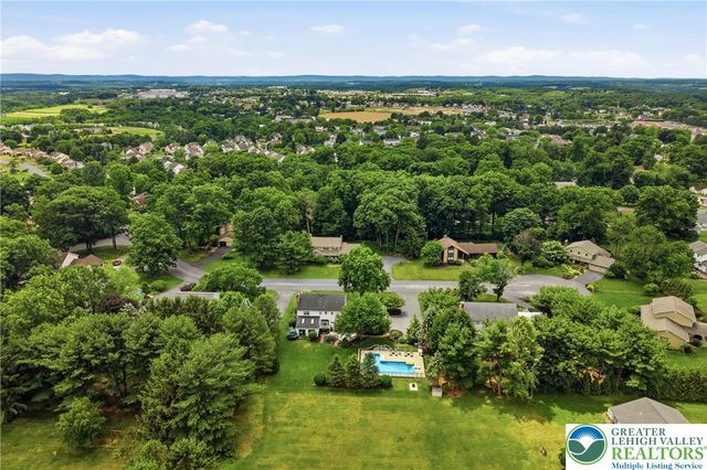 5233 Timber Lane, North Whitehall Twp, PA 18078