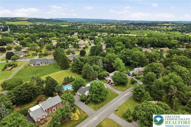 5233 Timber Lane, North Whitehall Twp, PA 18078