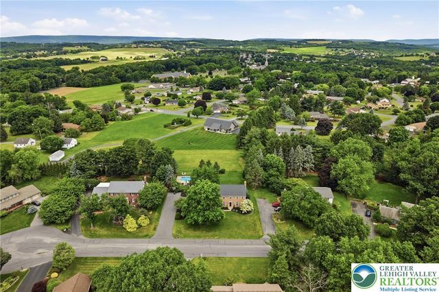 5233 Timber Lane, North Whitehall Twp, PA 18078