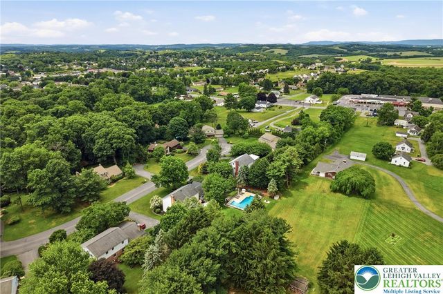 5233 Timber Lane, North Whitehall Twp, PA 18078