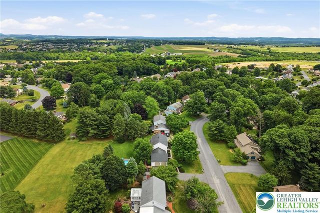 5233 Timber Lane, North Whitehall Twp, PA 18078
