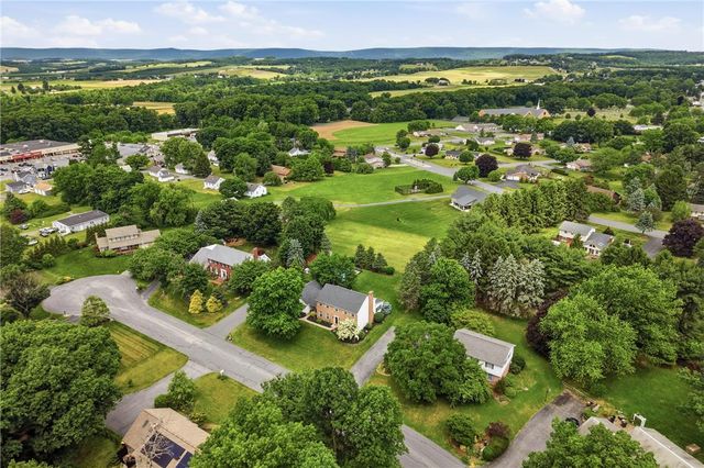 5233 Timber Lane, North Whitehall Twp, PA 18078