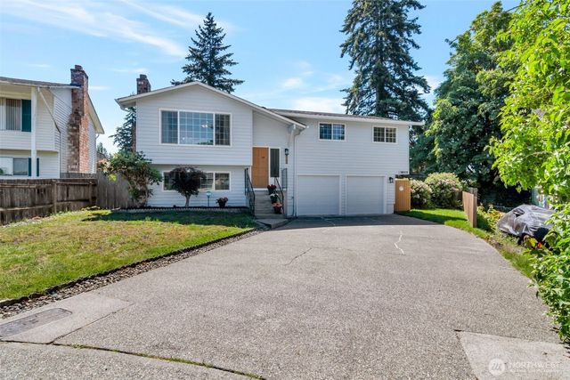 18925 49th Place W, Lynnwood, WA 98036