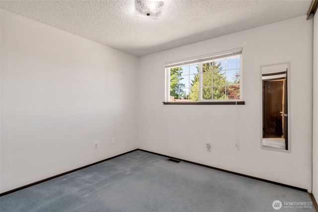 18925 49th Place W, Lynnwood, WA 98036