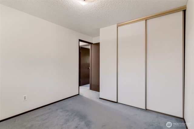 18925 49th Place W, Lynnwood, WA 98036
