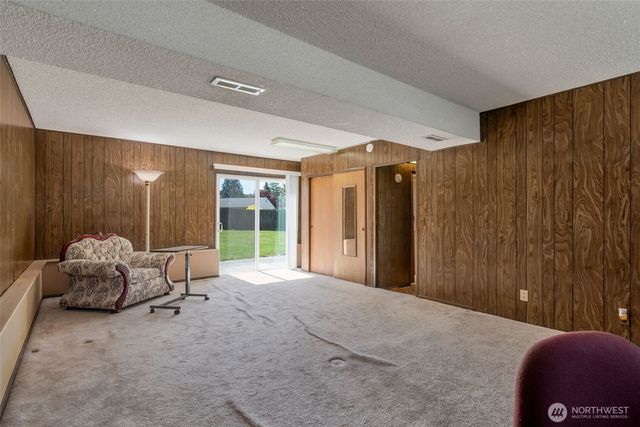18925 49th Place W, Lynnwood, WA 98036