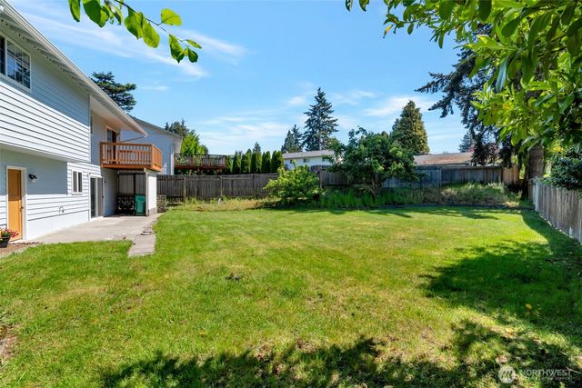 18925 49th Place W, Lynnwood, WA 98036