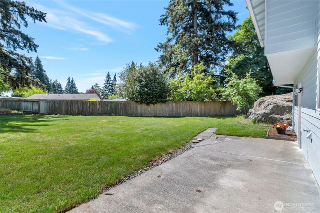 18925 49th Place W, Lynnwood, WA 98036