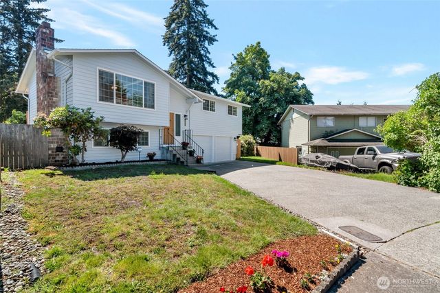 18925 49th Place W, Lynnwood, WA 98036