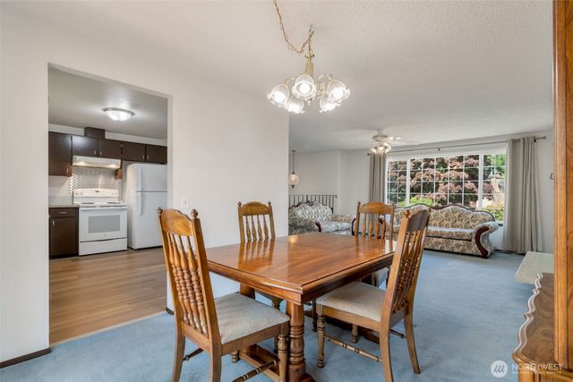 18925 49th Place W, Lynnwood, WA 98036
