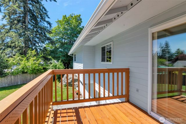 18925 49th Place W, Lynnwood, WA 98036