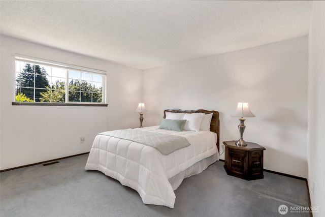 18925 49th Place W, Lynnwood, WA 98036