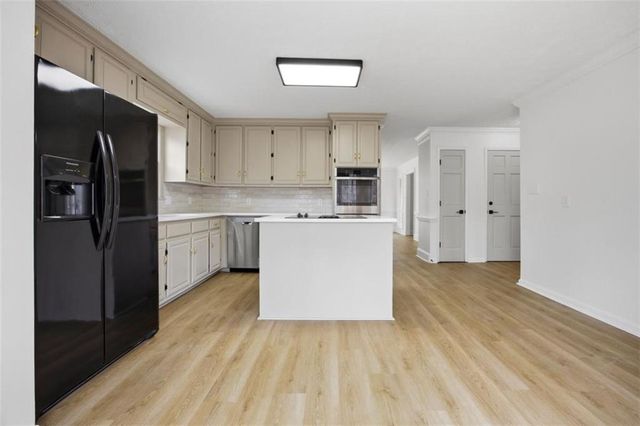 1619 Walden Pond Road, Suwanee, GA 30024