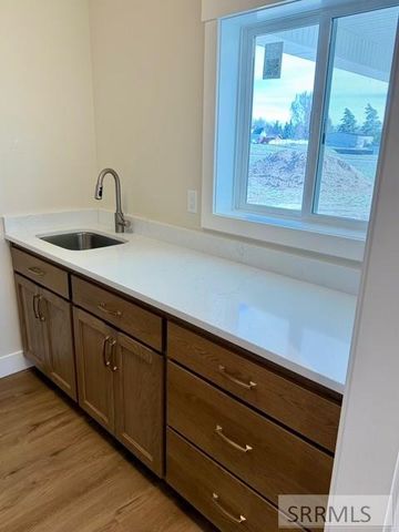 360 Meadow Walk Dr, Shelley, ID 83274