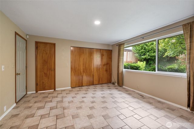7215 25th Street W, University Place, WA 98466