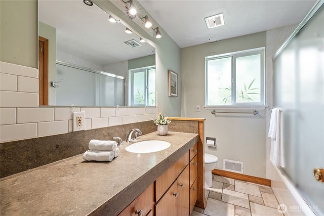 7215 25th Street W, University Place, WA 98466