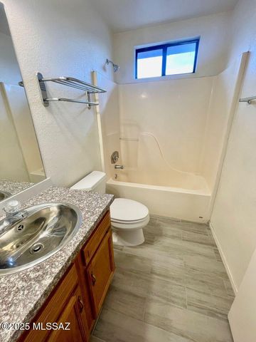 1701 N 6th Avenue, Tucson, AZ 85705