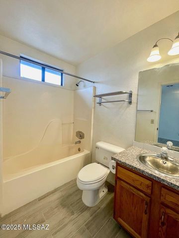 1701 N 6th Avenue, Tucson, AZ 85705