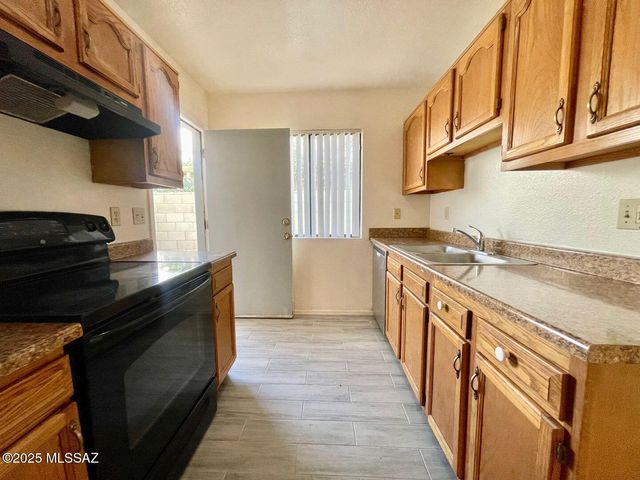 1701 N 6th Avenue, Tucson, AZ 85705