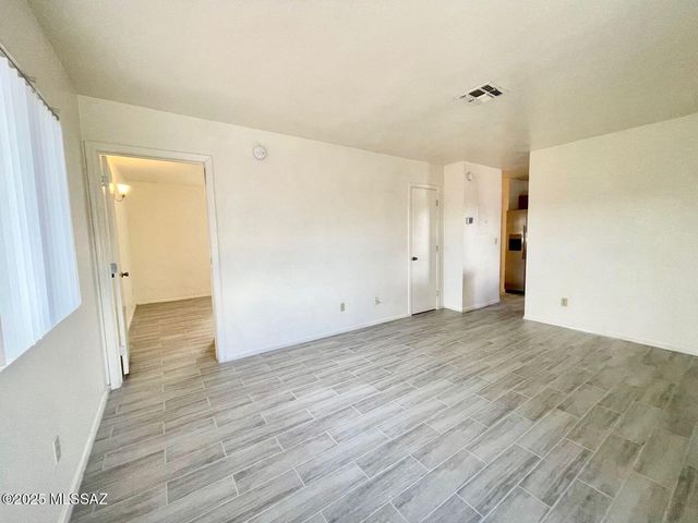 1701 N 6th Avenue, Tucson, AZ 85705