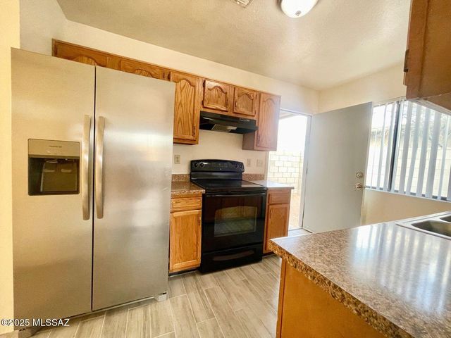 1701 N 6th Avenue, Tucson, AZ 85705