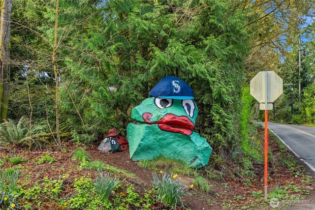 14442 Phelps Road NE, Bainbridge Island, WA 98110