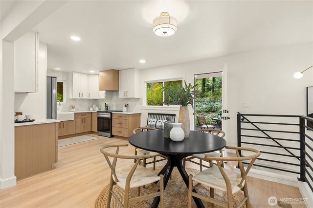 14442 Phelps Road NE, Bainbridge Island, WA 98110