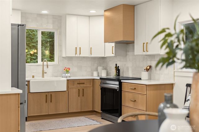 14442 Phelps Road NE, Bainbridge Island, WA 98110