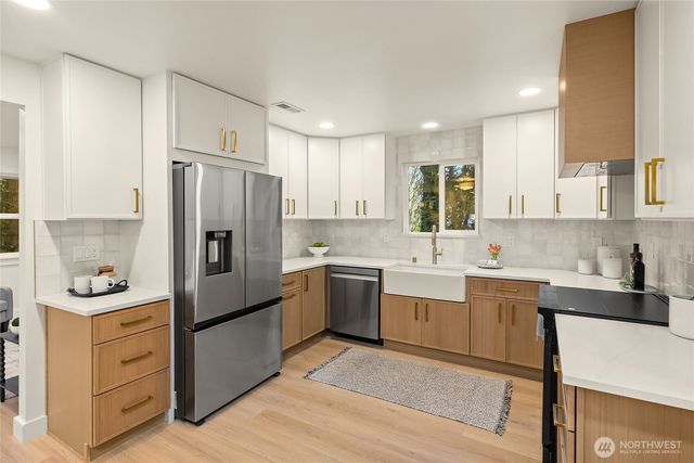 14442 Phelps Road NE, Bainbridge Island, WA 98110