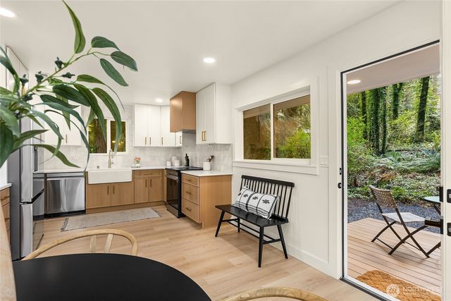 14442 Phelps Road NE, Bainbridge Island, WA 98110