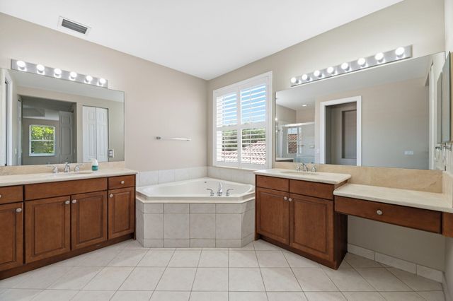 9705 Napoli Woods Lane, Delray Beach, FL 33446