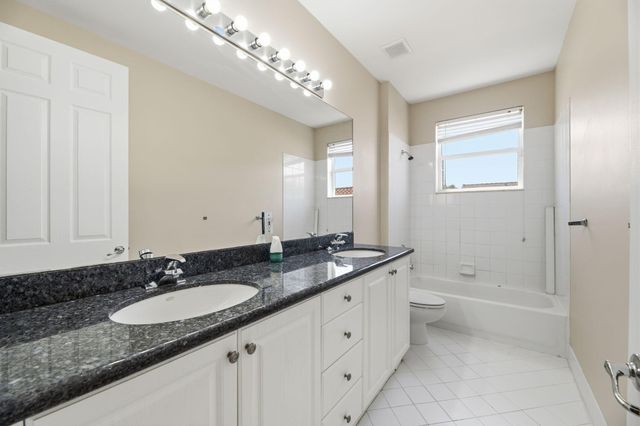 9705 Napoli Woods Lane, Delray Beach, FL 33446