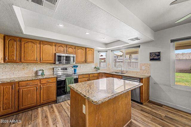 7641 W MAUI Lane, Peoria, AZ 85381