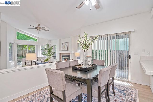 10 Fig Leaf Ct, Sacramento, CA 95838