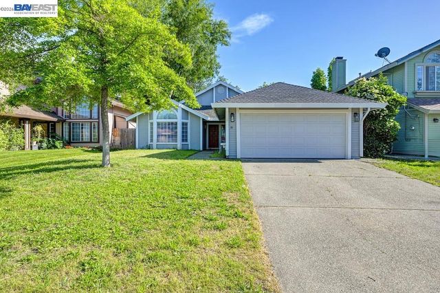 10 Fig Leaf Ct, Sacramento, CA 95838