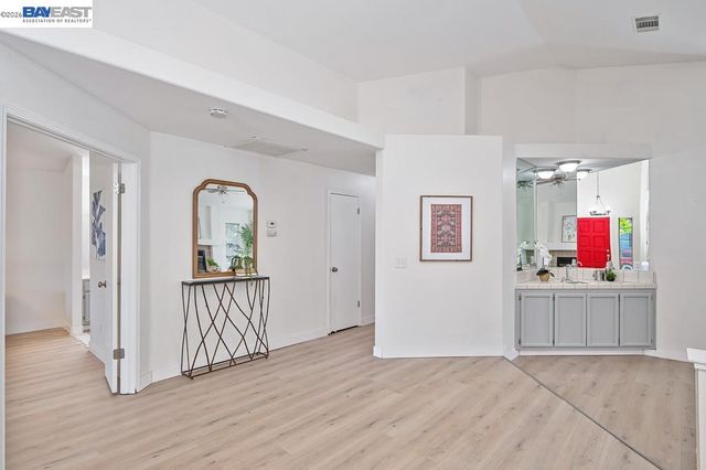 10 Fig Leaf Ct, Sacramento, CA 95838
