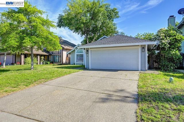 10 Fig Leaf Ct, Sacramento, CA 95838