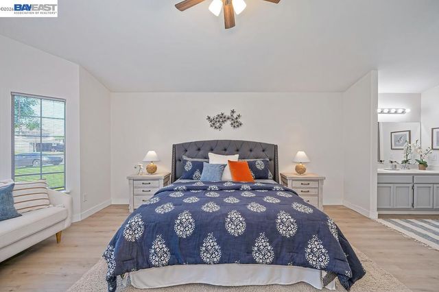 10 Fig Leaf Ct, Sacramento, CA 95838