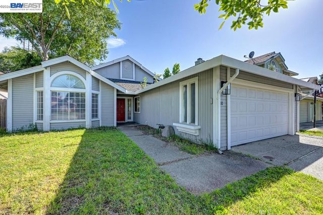 10 Fig Leaf Ct, Sacramento, CA 95838