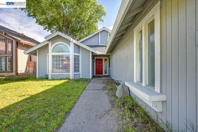 10 Fig Leaf Ct, Sacramento, CA 95838