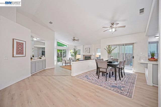 10 Fig Leaf Ct, Sacramento, CA 95838