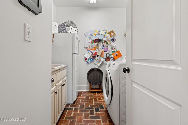 394 Fly Away Court, Biloxi, MS 39531