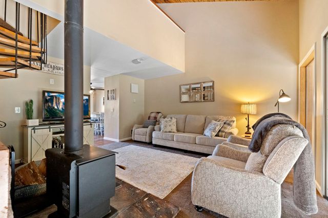 33757 Upper Leland Rd B, Pinecrest, CA 95364