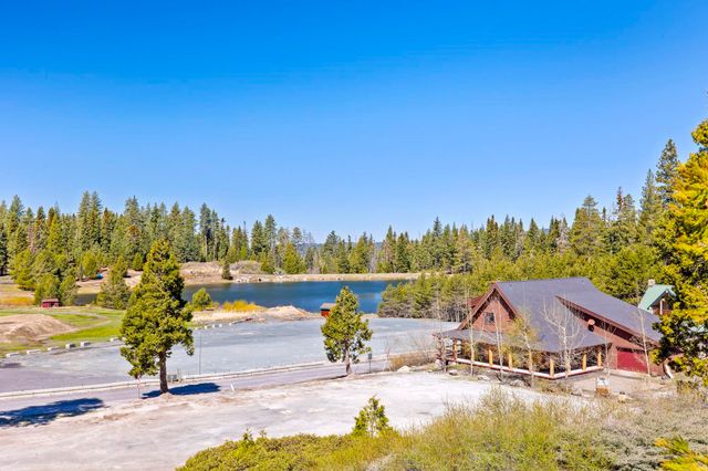 33757 Upper Leland Rd B, Pinecrest, CA 95364