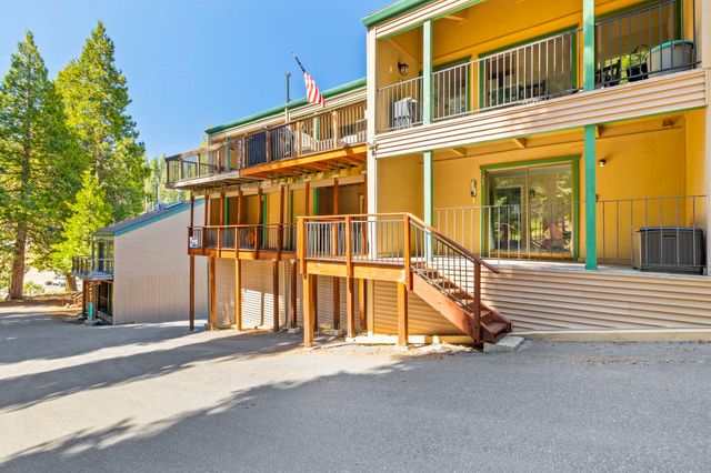 33757 Upper Leland Rd B, Pinecrest, CA 95364