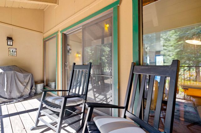 33757 Upper Leland Rd B, Pinecrest, CA 95364