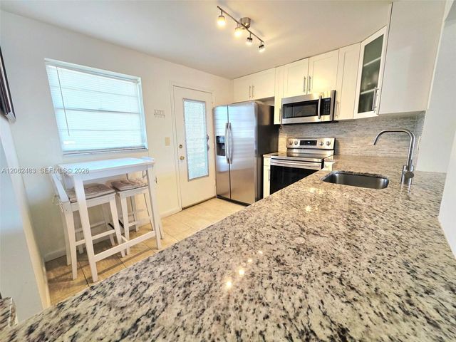 319 NE 14th Avenue 702, Hallandale Beach, FL 33009