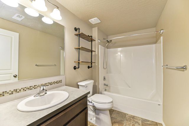 917 S Soda Rd, Spokane, WA 99224