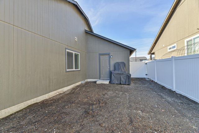 917 S Soda Rd, Spokane, WA 99224